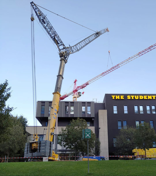 SAE ITALIA adds a six-axle custom crane using Manitowoc's Lift Solutions group